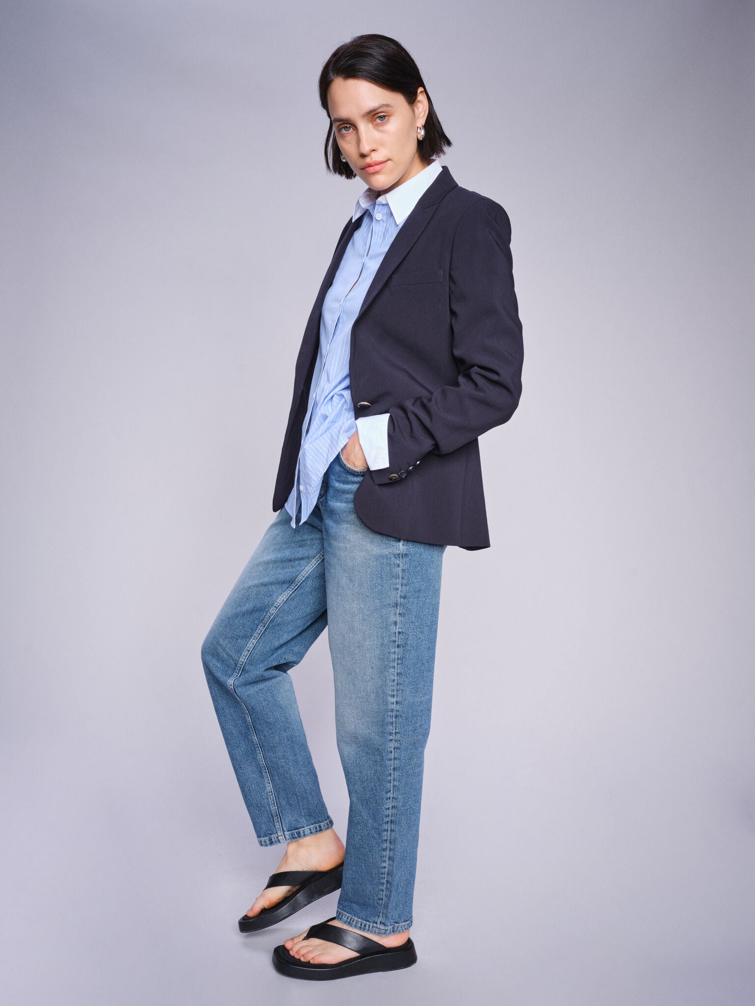 Modelshot / Mid Blue / Detail